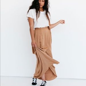 Suunday wrap skirt in almond, L